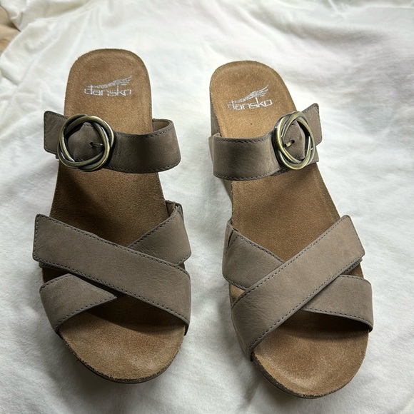 Dansko Sandals Sz 39 - Picture 1 of 6